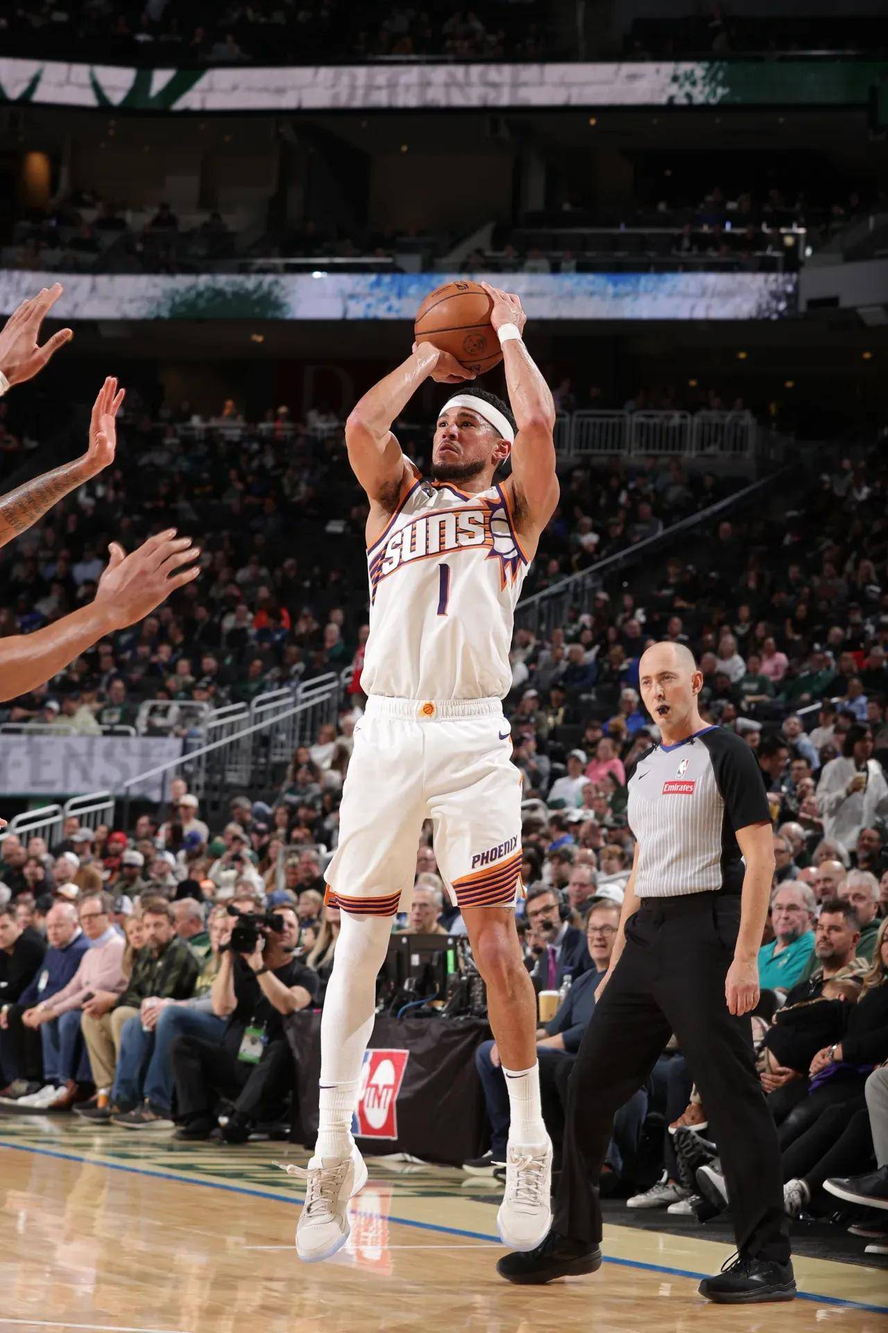 熊猫直播APP-灰熊战胜掘金，摇摆矮个子送出绝杀