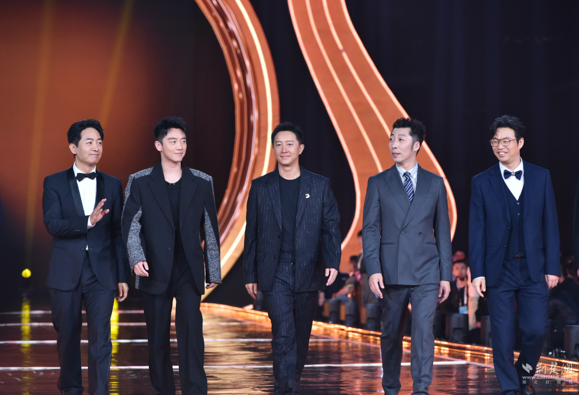 争夺最高荣耀：全球各国选手角逐殊荣的简单介绍