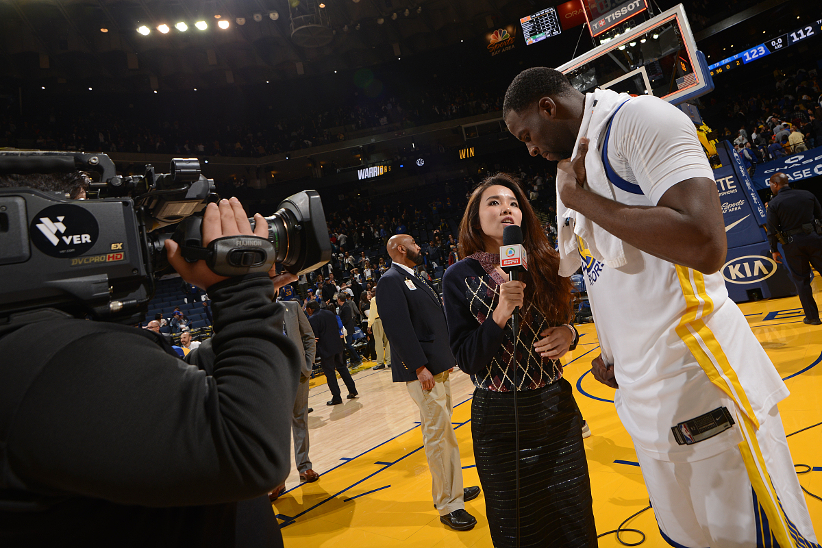 熊猫体育-DFM翻盘LGD，Bin关键团战开团秒人焦点之战成都决赛之夜，让粉丝疯狂欢呼