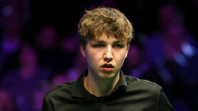 V5力克SHR,Ruler打出惊人五杀激烈交锋四强赛,强势挺进下一轮 V5力克SHR,Ruler打出惊人五杀激烈交锋四强赛,强势挺进下一轮