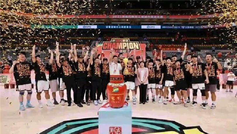 熊猫直播APP-永不服输篮球精神，球队勇往直前勇夺冠军的简单介绍