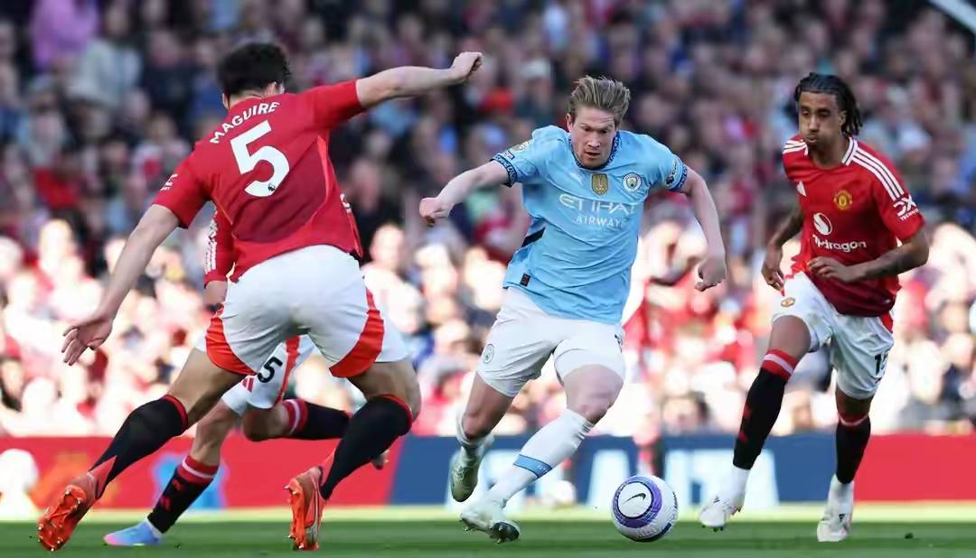 利物浦客场战平曼联，刷新英超纪录