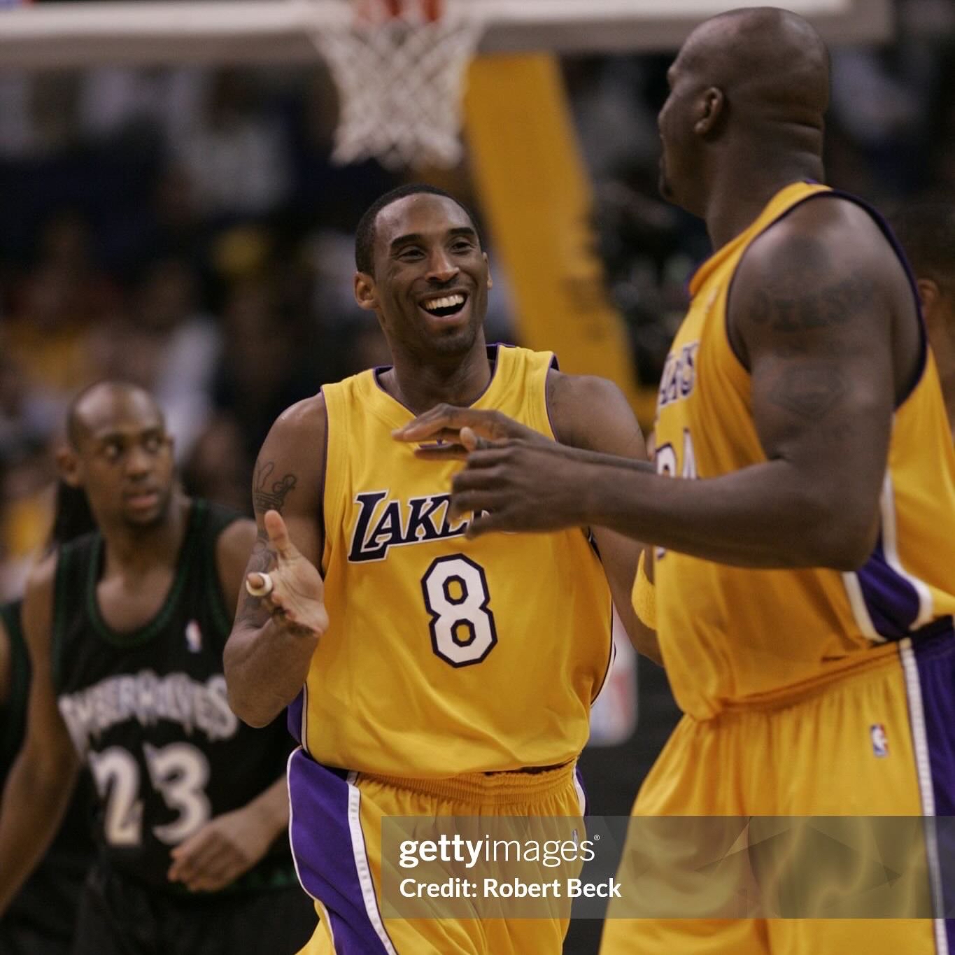 湖人轻取步行者，保罗点燃赛场的简单介绍