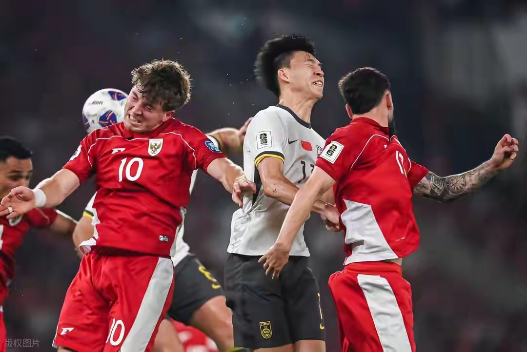 熊猫体育官方-印尼队完胜日本队，辛杜扛起全队